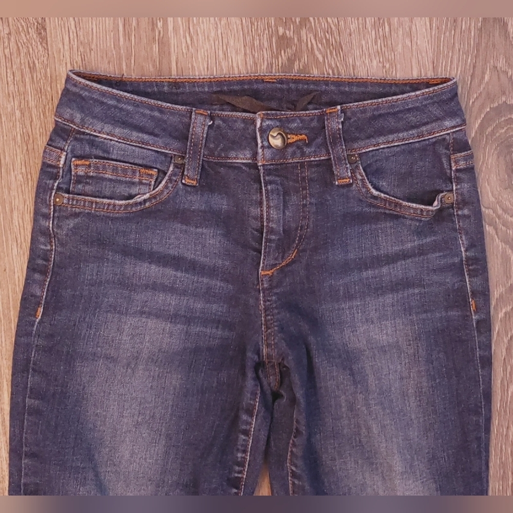Joe's Jeans Curvy Bootcut Midrise Quinn Wash Size 25 Denim Jeans Classic Comfy - Picture 4 of 10